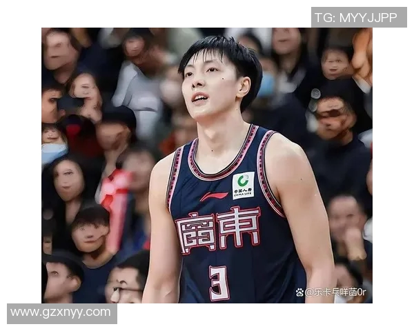 胡明轩：从青涩少年到篮球明星的成长之路与未来展望